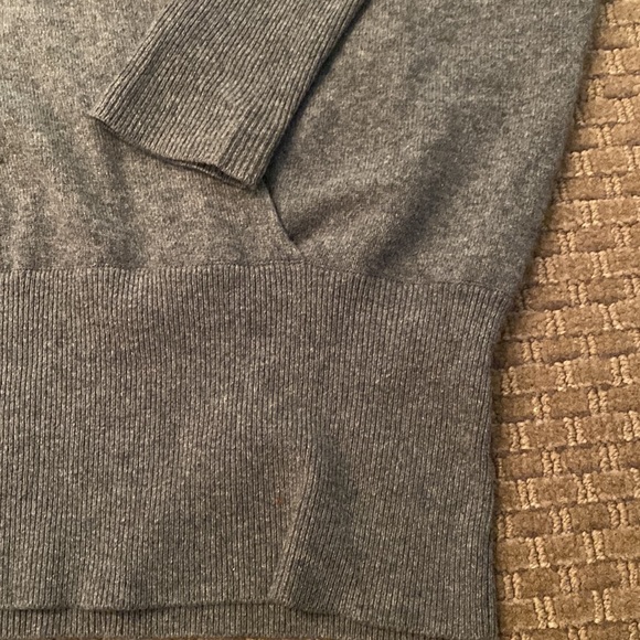 Vince 100% cashmere sweater - Picture 9 of 9